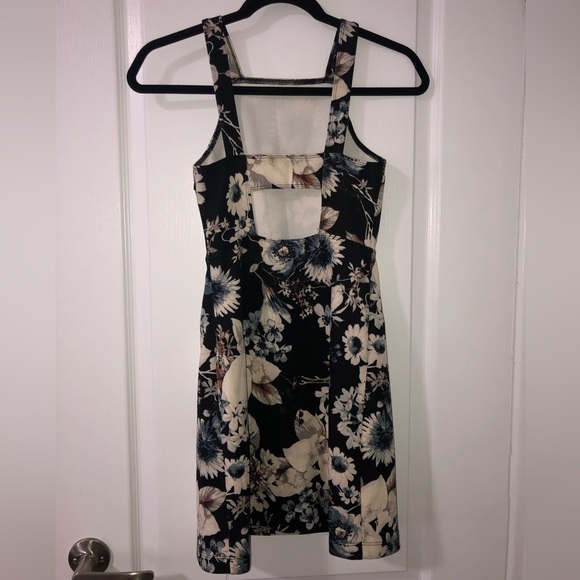 Abercrombie & Fitch black floral dress - Picture 3 of 3